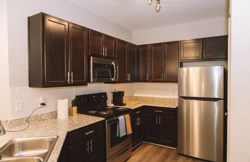 Zionsville Condo | Zionsville Luxury 1BR w/Balcony