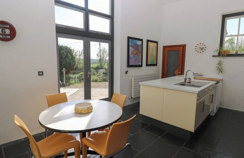 Carew Newton Cottage | ZOAR CHAPEL, pet friendly, character holiday cottage in Carew