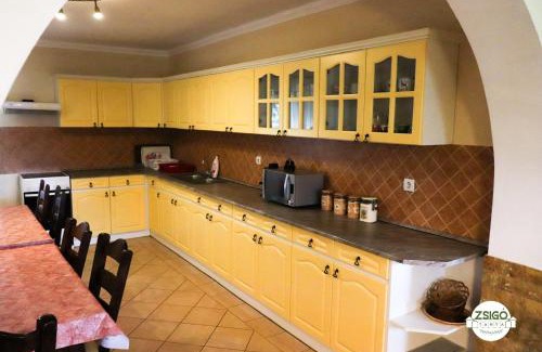 Kiskunfelegyhaza Apartment | Zsigó Tanya