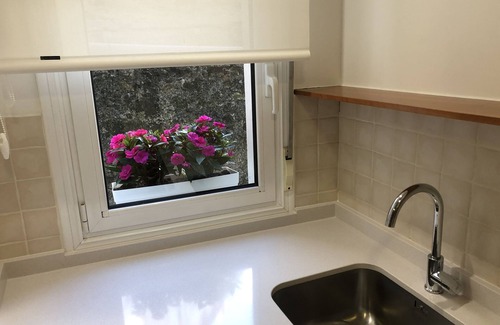 Castanos Apartment | Zubigane cozy apartment in Bilbao by the River & parking space