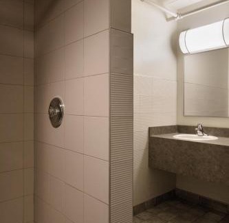 Cote-Des-Neiges—Notre-Dame-De-Grace Hotel | ZUM MTL Auberge d'été - Université de Montréal