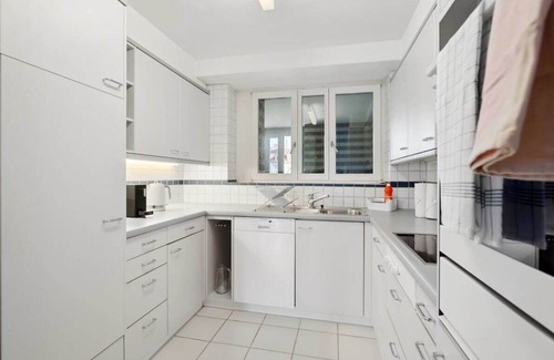 Hottingen Apartment | Zurich City Life: Your Apartment Awaits!