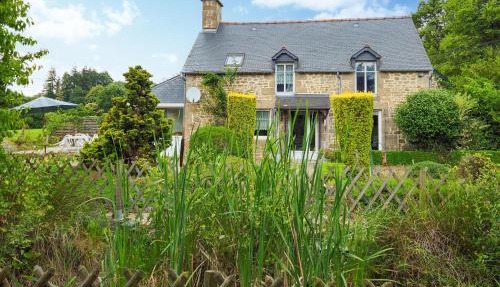 2 Bedroom Amazing Home In Noyal-Sous-Bazouges