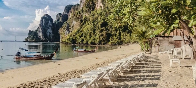 Phi Phi Nice Beach Resort