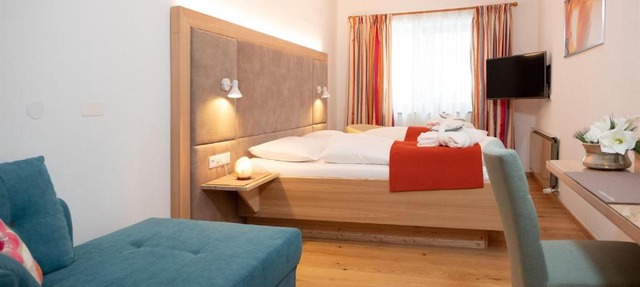 Santner, Hotel