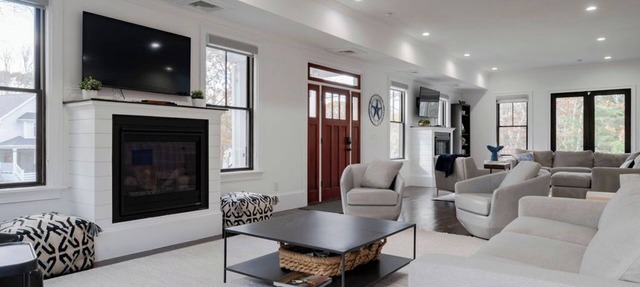 Spacious New Construction/Walk-Beach/FirePit/Game Rm/Private/Family Friendly