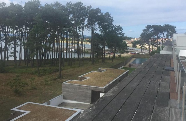 Ático en una isla. Playa y piscina.