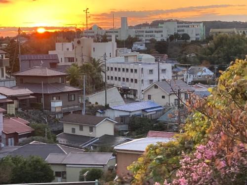 個室101ダブルベッド1台駅徒歩6分Atami Hakoneも近いゲストハウス真鶴