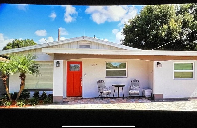 0.1 miles from Raymond James Stadium/Airport, 4 bed 2 bath
