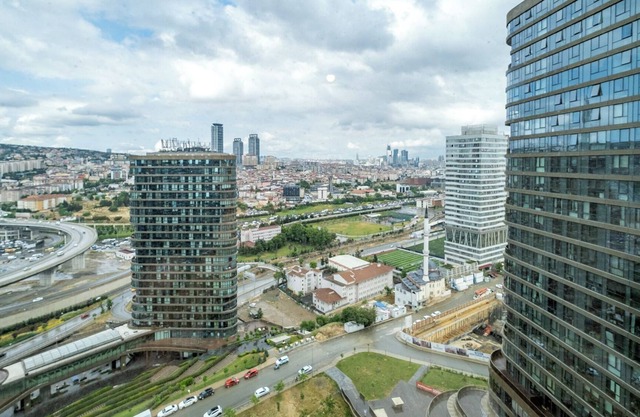 0051 - Kadikoy, comfy, cozy and modern.
