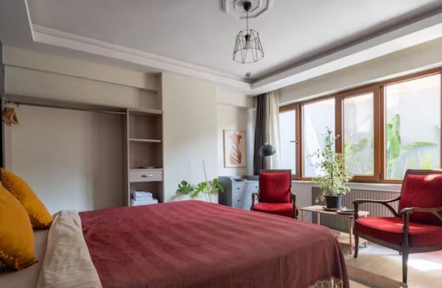 0095 - Pera, Great Location