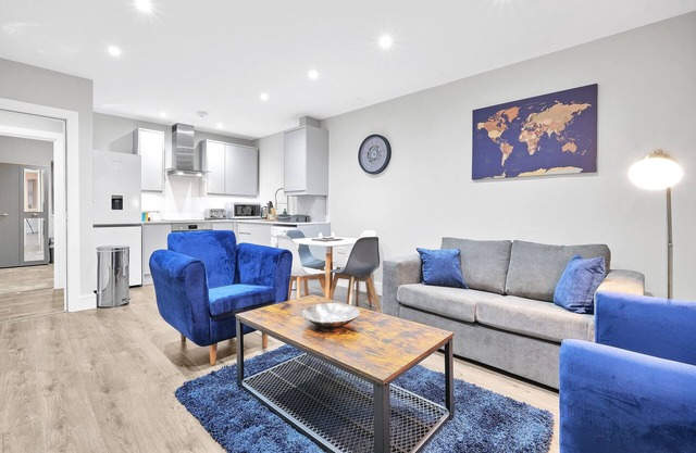 02 - Crown Place 2 Bedroom Luxury Apartment