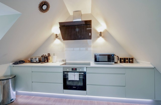 05 - Crown Place 3 Bedroom Luxury Penthouse