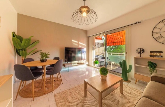 06K2-Nice air-conditioned studio-terrace-sea view