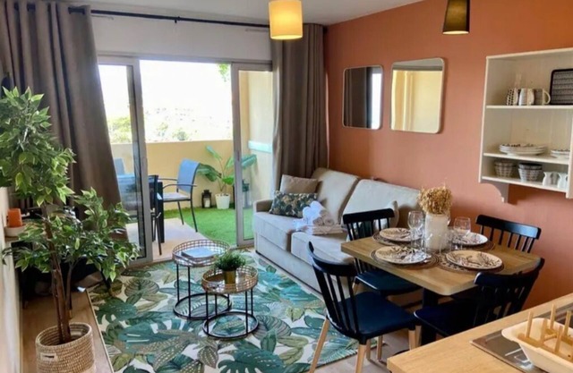 1/10 T2 Sea View in Cannes