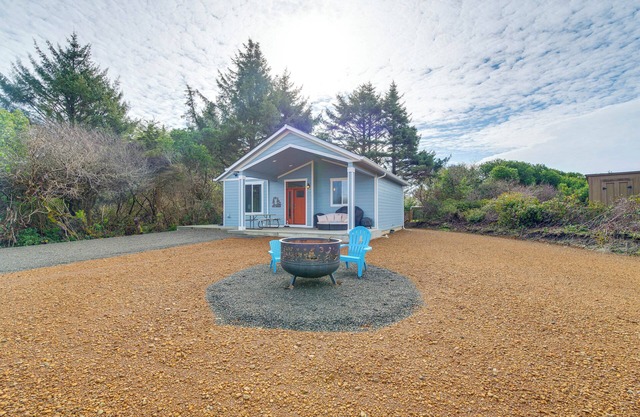1/2 Mi to Beach: Home w/Patio in Ocean Shores