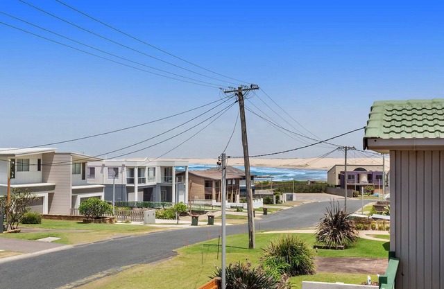 1/32 Ocean Avenue - three bedrooms, three bathrooms, air con, boat parking & water views