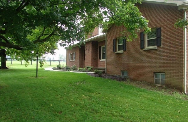 1.4 Miles from the ~ KY ~ Horse ParknPremise ID 12268400-3