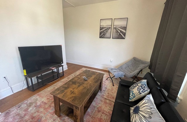 1.5-Bedroom Apartment in Elkins Park! Monthly Discount