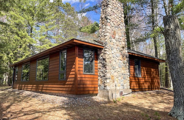 1,500 sqft level lot on Mohawksin, Great fishing, 3 bed, 1 bath, close to town