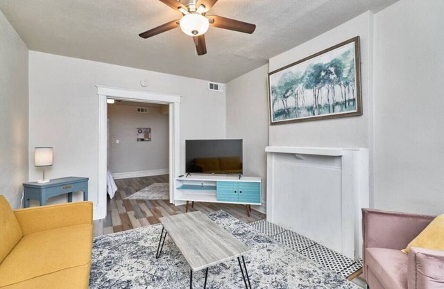 1 Bd Apt- Forest Park, CWE & Grove -4932 Wise Ave