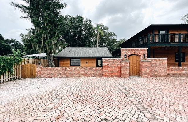 1 bdr Romantic getaway, close to Lido beach