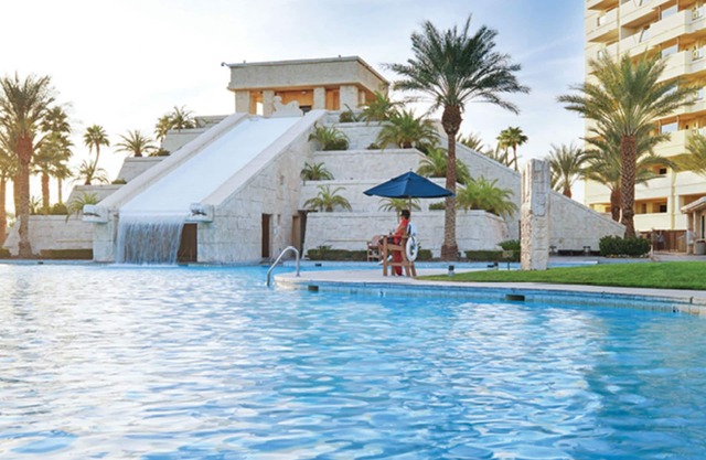 1 BDRM~ CANCUN RESORT~ GREAT POOLS/SHOPPING/DINING/SPA/2 BATHROOMS/FULL KITCHEN