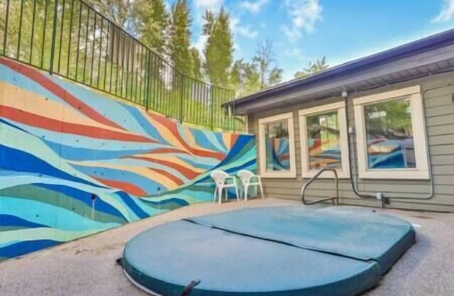 1 BDRM/King/AC/Hot Tub & Pool