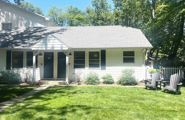1 bed/1 bath, 1.5 blocks to beach/town, dog friendly
