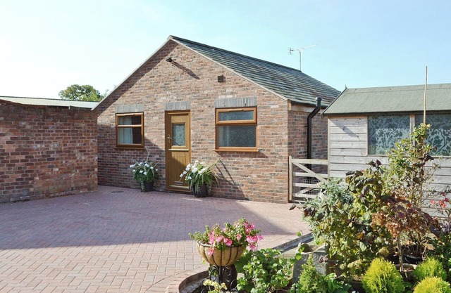 1 bedroom accommodation in Weetwood, near Kelsall
