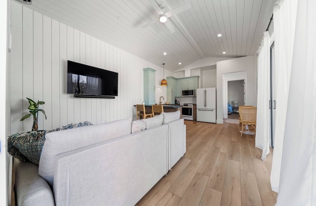 1-Bed Guest House in Serene Palo Cedro – Your Perfect Home Away From Home