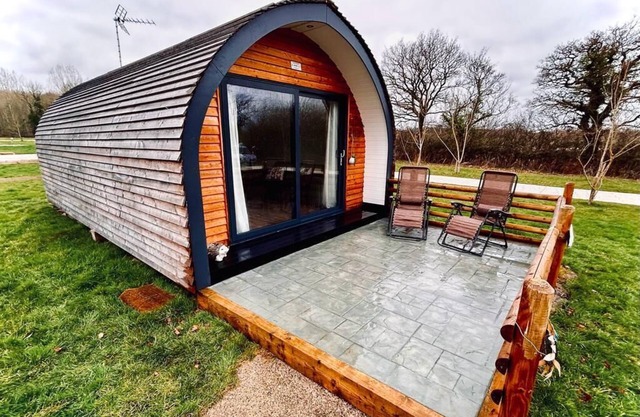 1-Bed pod cabin in beautiful surroundings Wrexham