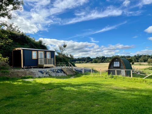 1 Bed Shepherds Hut-Sleeps 2-Free Parking-Mtn View