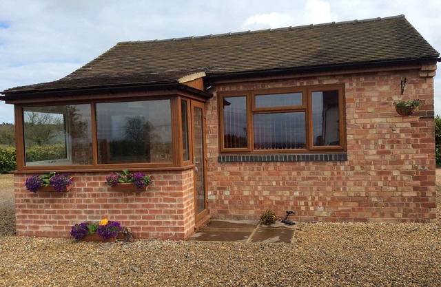 1 bed sweet little cottage in Yoxall