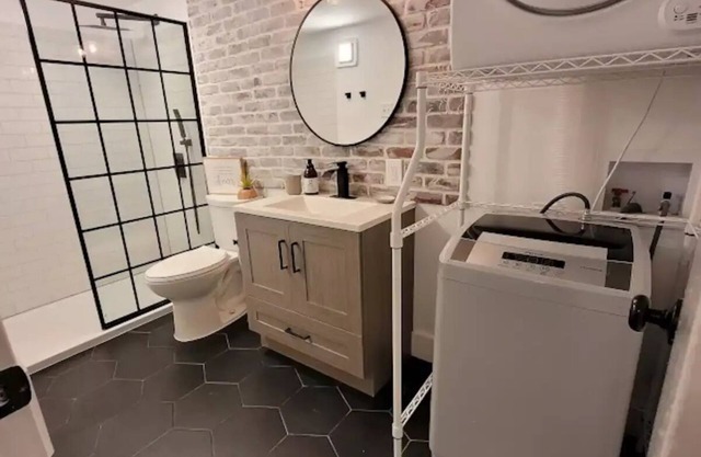 1 Bedroom/1 Bath Updated Fort Worth Retreatn