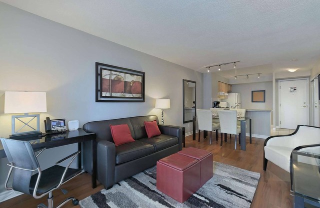 1 Bedroom/1 Bathroom Suite