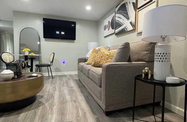 1 Bedroom/1 Full Bath House Apartment