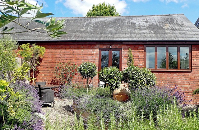 1 bedroom accommodation in Mansell Gamage