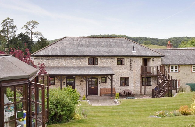 1 bedroom accommodation in East Meon, Petersfield