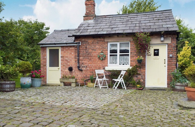 1 bedroom accommodation in Burscough, near Southport