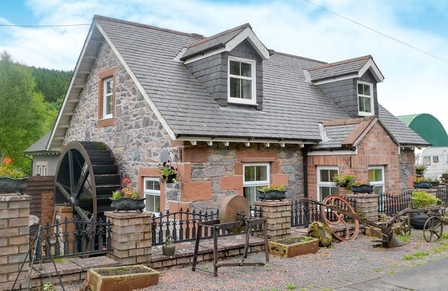 1 bedroom accommodation in Glenmidge, Auldgirth, near Dumfries