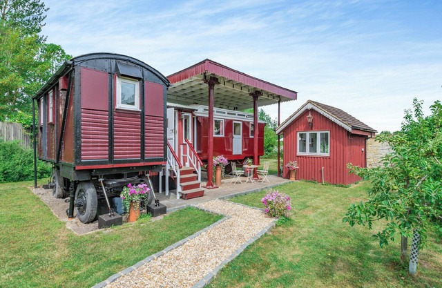 1 bedroom accommodation in Fordham