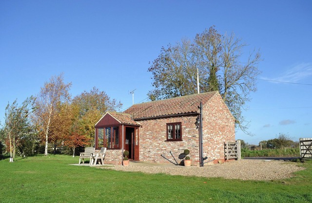 1 bedroom accommodation in Hempholme, near Brandesburton