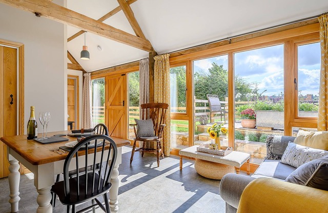 1 bedroom accommodation in Fenny Compton, near Warwick