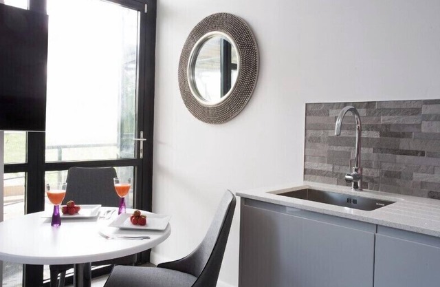 1 bedroom Apartment - Sleeps up to 2 with double bed