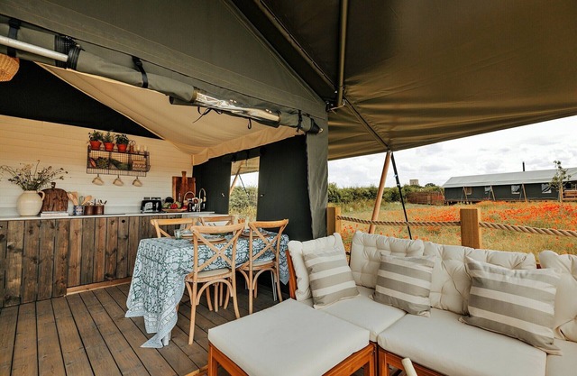1 bedroom apartment in Walsingham, No deposit