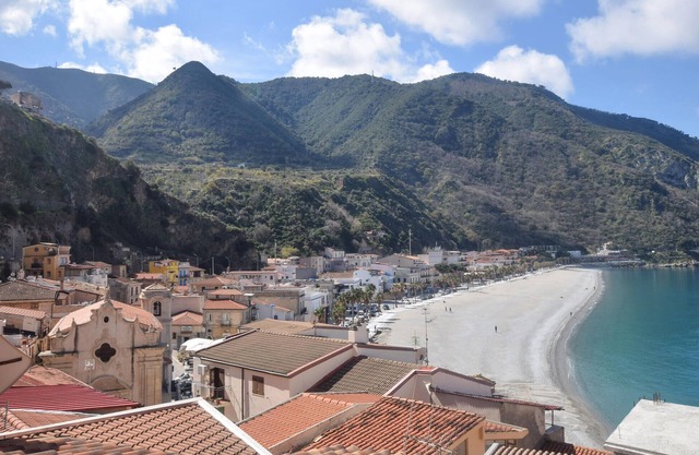 1 bedroom beautiful home in Scilla