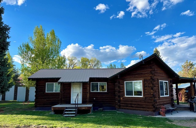 1-bedroom cabin just a short walk to Rio Grande