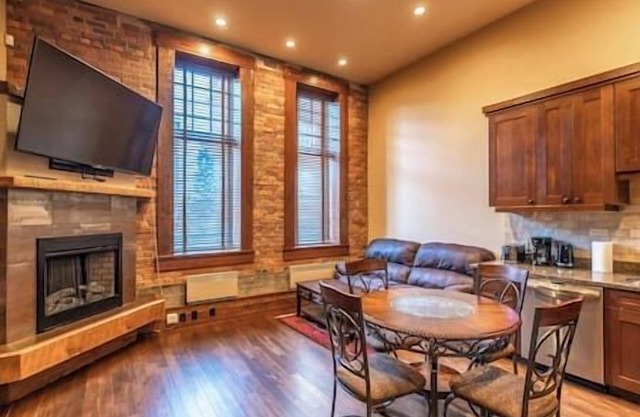 1 Bedroom Condo at 901 Fernie/Central Location