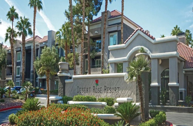 1 Bedroom Deluxe Condo, Kitchen, Sleeps 4, at Wyndham Desert Rose Resort!